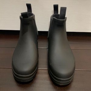 Everlane Rainboots